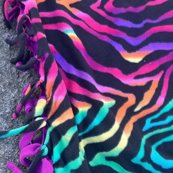 Y2K Zebra Print rainbow blanket - Picture 2 of 3